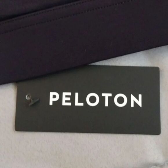 PELOTON Set Sports Bra and Melody Reversible Leggings Size Small NWT - Picture 14 of 16